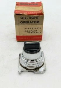 Cutler-Hammer 10250T1422 3-Position Selector Switch - Picture 1 of 5