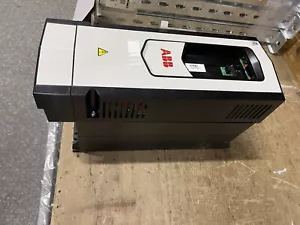 ABB Frequenzumrichter / Frequenzumformer Artikelnummer: ACS880-01-06A6-2+E200 - Bild 1 von 3