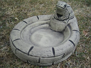 Frog Bowl Stone Bird Bath Garden Ornament - Picture 1 of 3
