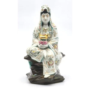 Seltene asiatische Porzellan Guan Yin Figur auf einem felsigen Sockel mit Räuchergefäß - Bild 1 von 14