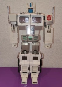 Transformers Masterpiece Ultra Magnus MP-2 Cybertron City Commander 12" Rare - Picture 1 of 4