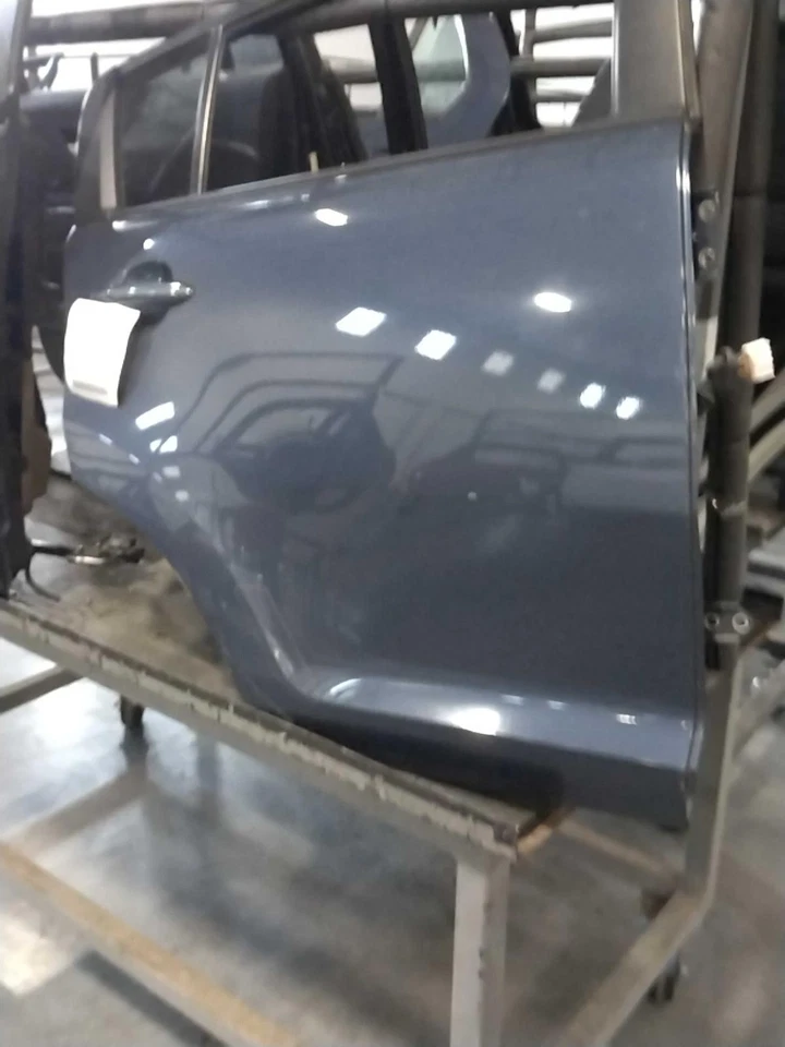 KIA SPORTAGE 2015 puerta trasera derecha azul fabricante de equipos originales usado 121 k millas NJ25-18769-465244 Foto 1 de 4