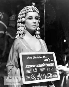 ELIZABETH TAYLOR WARDROBE TEST "CLEOPATRA" - 8X10 PUBLICITY PHOTO (MW-047) - Picture 1 of 1