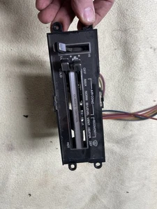 Buick Grand National Regal 1981-1987 panel de control de calefacción con aire acondicionado, GM original - Imagen 1 de 5