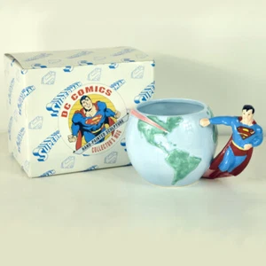 Taza de coleccionista DC Comics Superman alrededor del mundo con caja 1991 - Imagen 1 de 7
