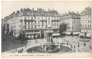 LYON 69 Place des Jacobins La Fontaine CPA à dos vert écrite à Mmes Vignon Lyon - Imagen 1 de 2