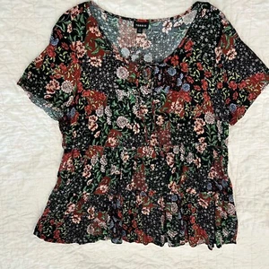 Torrid Plus Size 1 Floral Peplum Babydoll Blouse Lightweight - Picture 1 of 2
