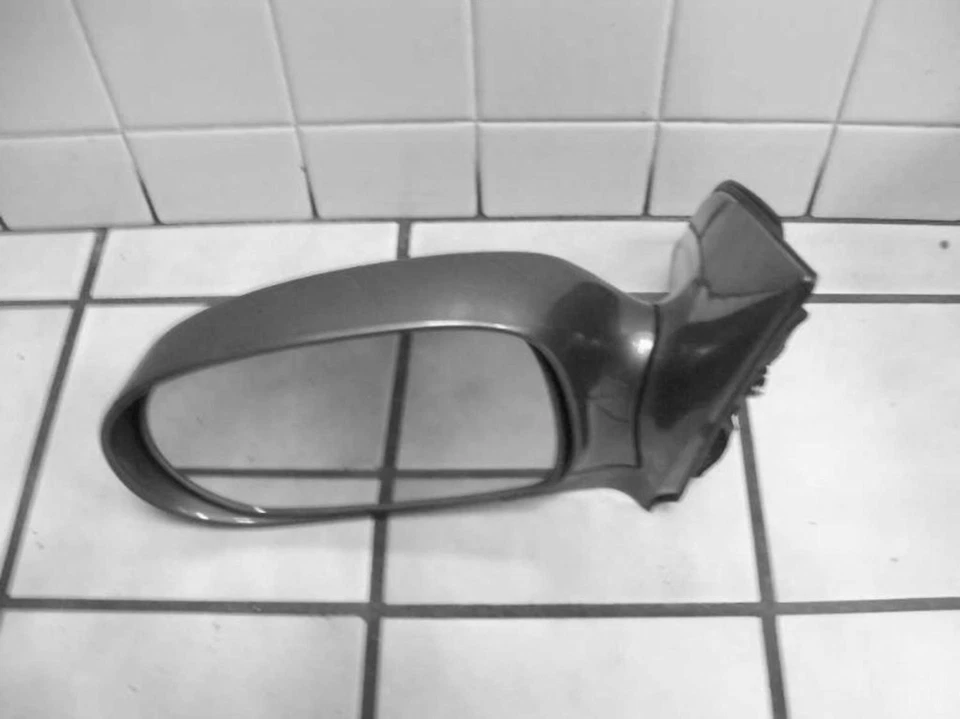 Espejo retrovisor izquierdo usado se adapta a: Kia Sedona Power L 2005. sin calefacción grado A izquierdo Foto 1 de 1