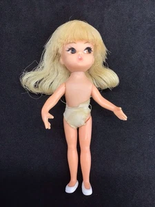 Muñeca Hasbro Dolly Darlings Sunny Day 1968 rubia platino pelo abatible desnuda 8542 - Imagen 1 de 6