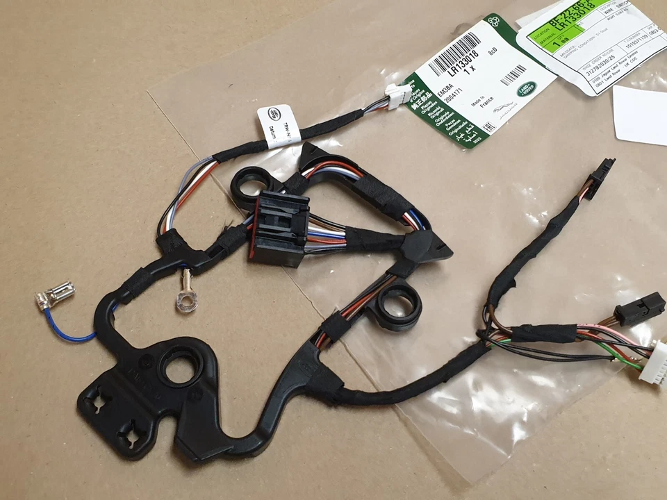 New Defender Horn Wiring Harness Steering Wheel 2020-on  L663 LR133018 Genuine - Image 1 of 4