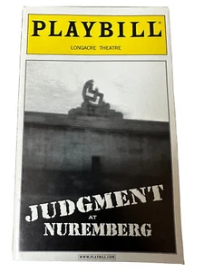 Juicio en Nuremberg Playbill con 10 autógrafos de miembros del elenco en persona - Imagen 1 de 3