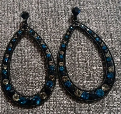 Pendientes colgantes de diamantes de imitación transparentes negros azules aro lazo gótico hada oscura 3 pulgadas Foto 1 de 4