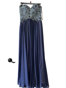 Camille La Vie Beaded embroidered bodice  purple Formal Evenings Dress  Size 4 - Picture 1 of 12