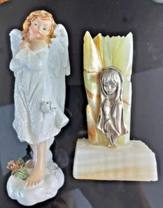 Religious statuettes (2) angel polyresin, praying girl stone/metal - Picture 1 of 3