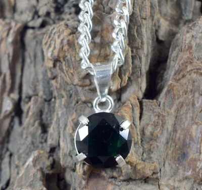 Colgante de piedras preciosas de granate verde tsavorita redonda natural de 6,35 quilates certificado VER VDO Foto 1 de 4