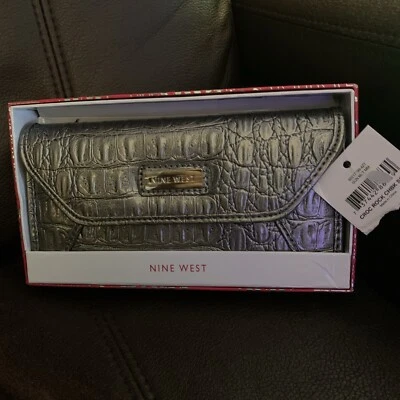 Cartera/chequera Nine West Gun Metal Croc Rock para mujer Foto 1 de 3