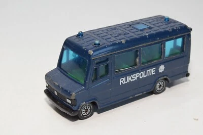 B67 1:55 SIKU 2012 MERCEDES-BENZ 809D VAN BUS RIJKPOLITIE FIERA DELLA POLIZIA... - Immagine 1 di 4