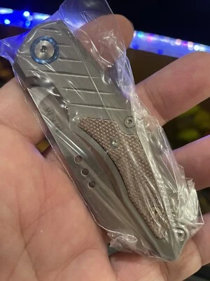 Cuchillo Plegable MKM-Maniago Raíz 2.75" Bohler M390 Natural Micarta Titanio Nuevo en Caja Foto 1 de 4