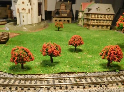 20 Red Flowering Trees, 30 mm High - Image 1 of 4