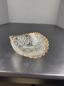 Plato de caramelo de pared curvo con borde dorado Hobnail inglés 2116A - Imagen 1 de 6