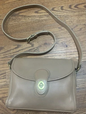 Cartera Bandolera Coach Devon De Colección En muy buena condición RARA Color Taupe Foto 1 de 4