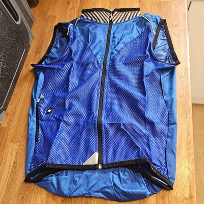 Assos winter rain vest / gilet small. Was £195 - Image 1 of 4