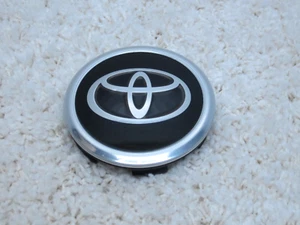 TOYOTA SEQUOIA / TUNDRA OEM 20" ALLOY WHEEL CENTER CAP 42603-0C121 #2B-4 - Picture 1 of 2