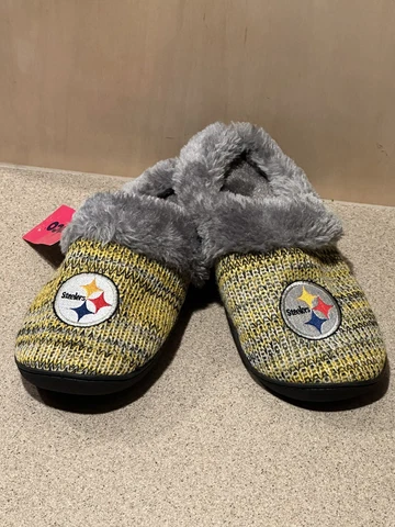 Pittsburgh Steelers NFL Women’s Peak Slippers Size XL (11/12) - NWT Cover