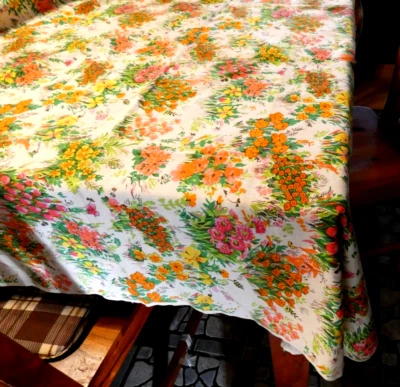 Vintage Tischdecke Leinen BlumenMuster  ca.117 x 124 cm, aus Meterware unbenutzt - Bild 1 von 4
