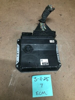 Оригинальный модуль управления двигателем ECU Lexus ES350 3,5 л V6 бензиновый 2010 2011 / 89661-33J70 - Изображение 1 из 4