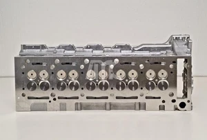 Zylinderkopf AMC 908678 vormontiert mit Ventilen für 2,7l Mercedes Benz JEEP  - Bild 1 von 11