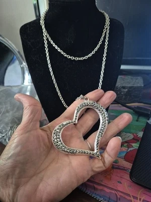 Colgante Corazón Grande Tono Dorado Usado con Estrás en Collar de Cadena 18' Foto 1 de 4