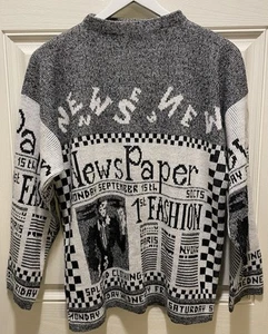 Vintage 80er Adele Boho Strick Pullover Zeitungsdruck Größe L - Bild 1 von 4