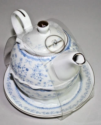 Grace Teaware Blue & White Floral Porcelain Tea for One Teapot & Lid New - Image 1 of 3