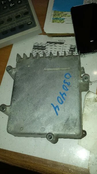 Chasis ECM Transmisión Izquierda Compartimento Motor Se Adapta a 96 AVENGER 192366 Foto 1 de 1