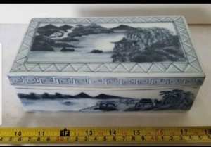 Chinoiserie Blue and White Divided Ceramic Decorative Box w/ Lid Trinket Jewelry - Picture 1 of 6