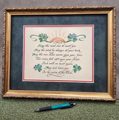 Irish Blessing May the Road levántate para conocerte arte enmarcado e impresión caligráfica Foto 1 de 4