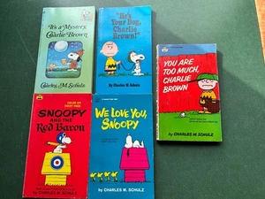 Lot 5 VTG Peanuts Charlie Brown Snoopy Books by Charles Schulz 1960s–70s - Imagen 1 de 7