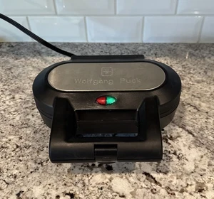 Wolfgang Puck Black Electric Pie Maker Model BPM00025 Tested Works - Picture 1 of 4