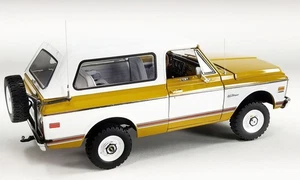 Chevrolet Blazer K5 1971 todoterreno paneles ocres/blancos escala 1:18 de Acme A1807713 - Imagen 1 de 7