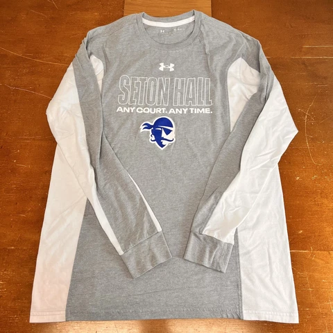 Seton Hall Pirates Shirt Mens Medium Gray Long Sleeve Under Armour Cover