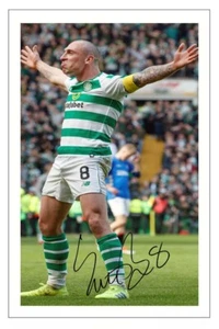 FOTO Autógrafo Firmado SCOTT BROWN Fan Regalo Firma Impresión Fútbol Celta - Imagen 1 de 1