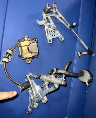 Pinça de freio traseira Honda CBR929 CBR929RR cbr 929 RR 929RR câmbio descanso pé peg - Imagem 1 de 4