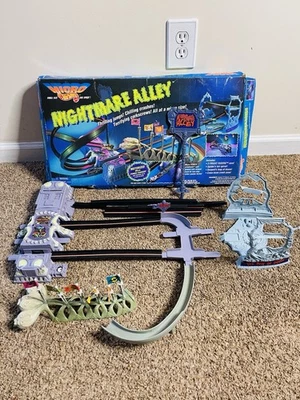 Mattel Hot Wheels Micro Nightmare Alley 1995 Incomplete - Immagine 1 di 4
