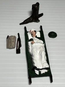 WW1 Wounded Soldier On A Stretcher With His Gear 54mm - Picture 1 of 5