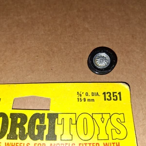 1 X JUGUETES CORGI SUELTOS AÑOS 70 #1351" RUEDA INTERCAMBIABLE GATOS DORADOS - Imagen 1 de 2