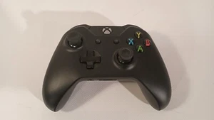 Controller wireless Microsoft Xbox One modello 1697 USATO - Foto 1 di 6