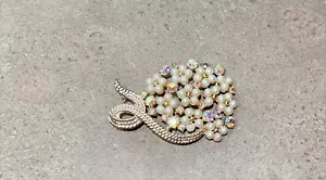 Faux Pearl And Rhinestone Gold Tone Pin Brooch Flower Vintage - Picture 1 of 7
