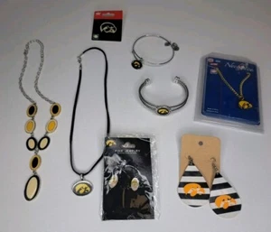 Lotto gioielli Iowa Occhi di Falco Tailgating donna NCAA collana, bracciale, orecchini - Foto 1 di 9