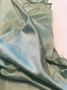 100% SILK DUPION 2-TONE PASTEL GREEN FABRIC REMNANT 45 CMS. X 82 CMS. & FREEPOST - Picture 1 of 5